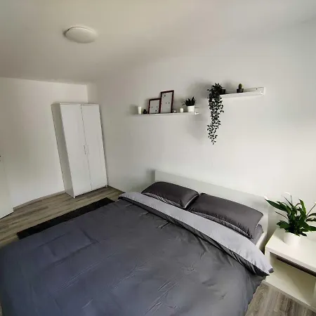 Pleasant Apartment In Koenigswinter With Terrace *