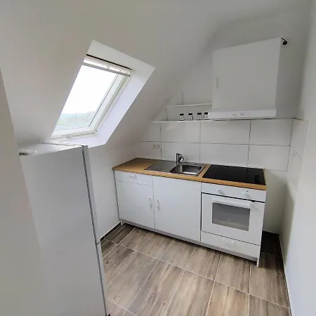 아파트 Pleasant Apartment In Koenigswinter With Terrace 코니그스빈터